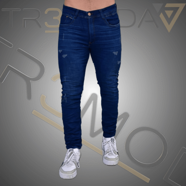 5 hombre usando jean tipo Skinin de color azul
