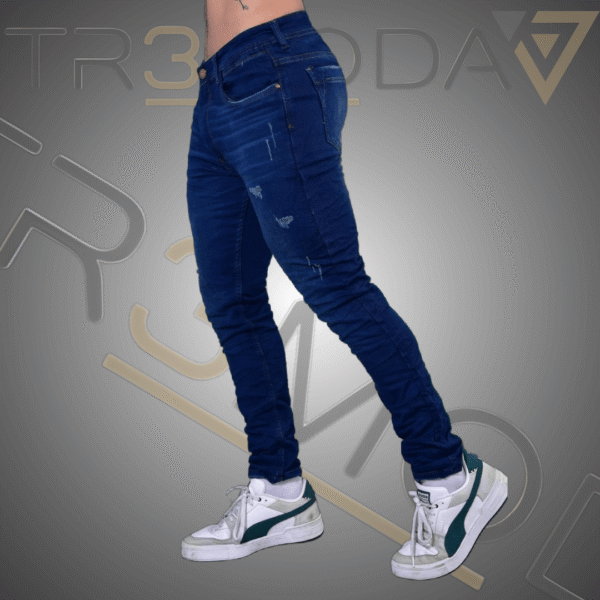 6 hombre usando jean tipo Skinin de color azul